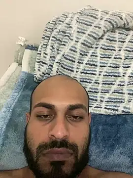 Snapshot of islandvybee55 chatting on January 27, 2025, 2:20 am islandvybee55 online show from January 27, 2025, 2:20 am