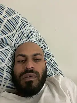 Snapshot of islandvybee55 chatting on March 10, 2025, 3:45 am islandvybee55 online show from March 10, 2025, 3:45 am