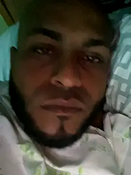 Snapshot of islandvybee55 chatting on September 28, 2025, 6:20 am islandvybee55 online show from September 28, 2025, 6:20 am