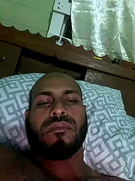 islandvybee55 online show from December 23, 2025, 3:39 am