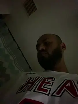 Snapshot of islandvybee55 chatting on February 26, 2025, 6:08 am islandvybee55 online show from February 26, 2025, 6:08 am