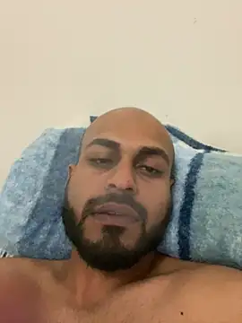 Snapshot of islandvybee55 chatting on January 20, 2025, 1:28 am islandvybee55 online show from January 20, 2025, 1:28 am