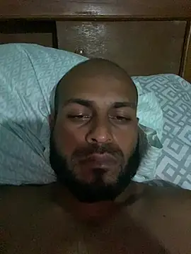 islandvybee55 online show from February 12, 2026, 2:55 am