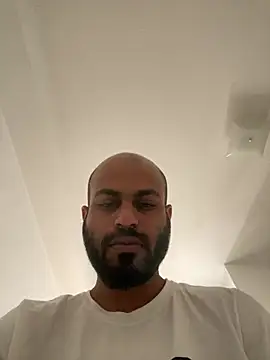 Snapshot of islandvybee55 chatting on March 9, 2025, 8:31 pm islandvybee55 online show from March 9, 2025, 8:31 pm