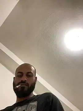 Snapshot of islandvybee55 chatting on March 9, 2025, 12:00 am islandvybee55 online show from March 9, 2025, 12:00 am