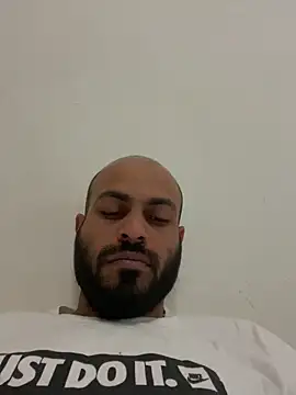 Snapshot of islandvybee55 chatting on March 9, 2025, 3:27 pm islandvybee55 online show from March 9, 2025, 3:27 pm