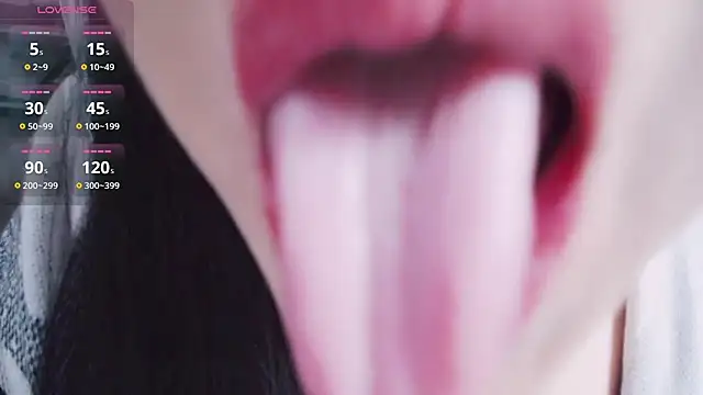 Snapshot of CN-Lily chatting on November 8, 2025, 10:02 pm CN-Lily online show from November 8, 2025, 10:02 pm