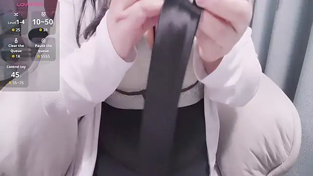 Snapshot of CN-Lily chatting on November 3, 2025, 9:46 am CN-Lily online show from November 3, 2025, 9:46 am