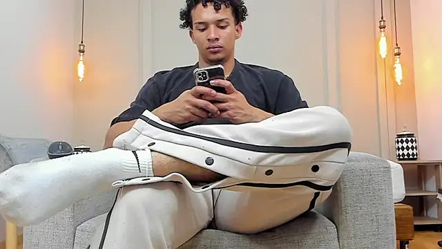 Dominick star online show from February 7, 2025, 10:08 am