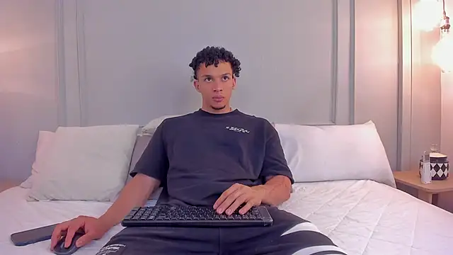 Snapshot of Dominick_star chatting on December 4, 2025, 4:33 am Dominick star online show from December 4, 2025, 4:33 am