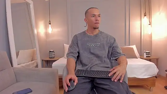 Snapshot of Dominick_star chatting on November 10, 2025, 4:17 am Dominick star online show from November 10, 2025, 4:17 am