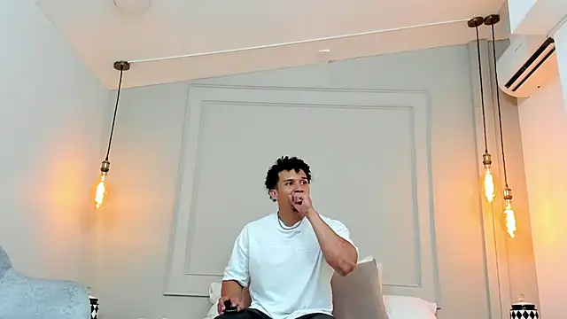 Dominick star online show from February 4, 2025, 9:28 am