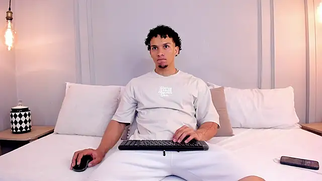 Snapshot of Dominick_star chatting on December 16, 2025, 3:33 am Dominick star online show from December 16, 2025, 3:33 am