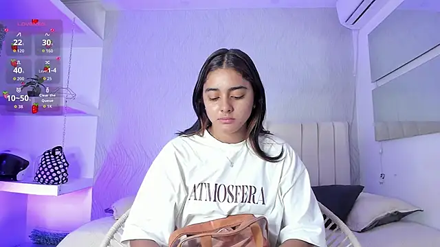 natalia aguirre1 online show from March 11, 2026, 3:17 pm