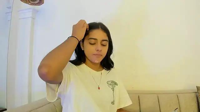 Snapshot of natalia_aguirre1 chatting on October 13, 2025, 12:29 pm natalia aguirre1 online show from October 13, 2025, 12:29 pm