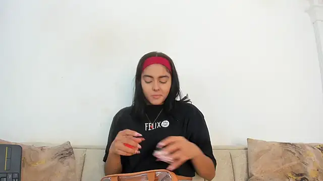 Snapshot of natalia_aguirre1 chatting on October 14, 2025, 12:28 pm natalia aguirre1 online show from October 14, 2025, 12:28 pm