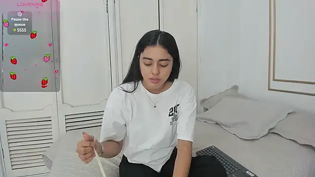 natalia aguirre1 online show from March 8, 2025, 12:30 pm