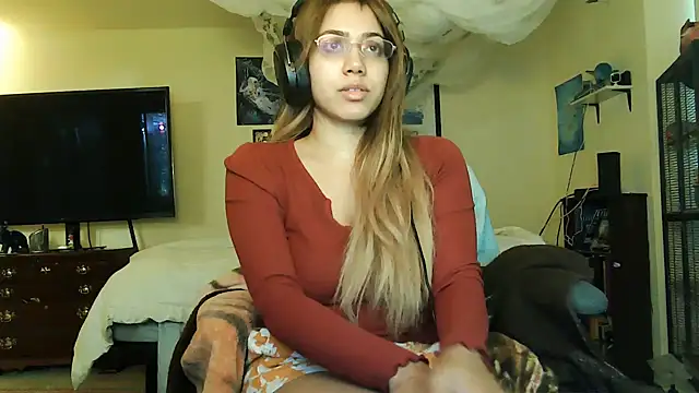 Snapshot of PolinaLoveX chatting on December 27, 2024, 9:43 pm PolinaLoveX online show from December 27, 2024, 9:43 pm