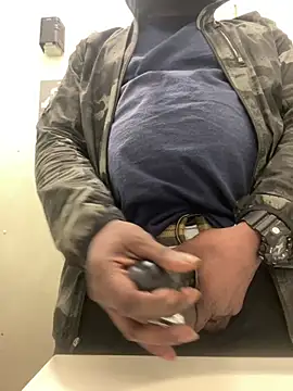 Snapshot of SukItSlo444 chatting on March 12, 2026, 6:23 pm SukItSlo444 online show from March 12, 2026, 6:23 pm