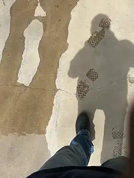 Snapshot of SukItSlo444 chatting on April 15, 2026, 4:55 pm SukItSlo444 online show from April 15, 2026, 4:55 pm