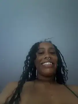 Snapshot of loveluna8 chatting on July 7, 2026, 12:35 am loveluna8 online show from July 7, 2026, 12:35 am