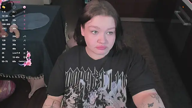 Snapshot of LilyBelll chatting on February 27, 2026, 8:03 am LilyBelll online show from February 27, 2026, 8:03 am
