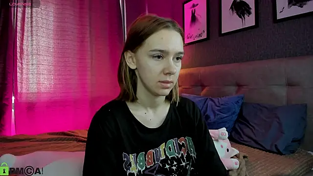 Snapshot of Lesi_Moonie01 chatting on June 15, 2026, 9:20 am Lesi Moonie01 online show from June 15, 2026, 9:20 am
