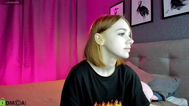 Snapshot of Lesi_Moonie01 chatting on May 20, 2026, 9:28 am Lesi Moonie01 online show from May 20, 2026, 9:28 am