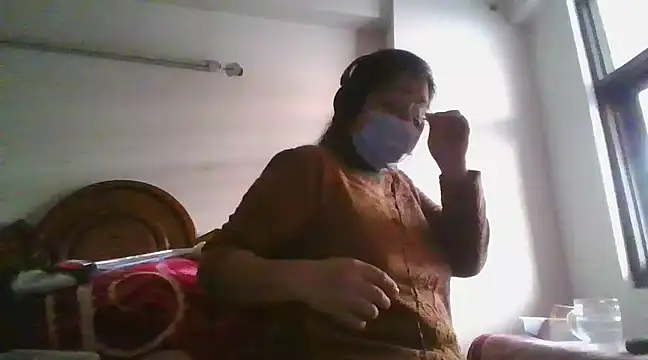 cutiecatty21 online show from March 3, 2025, 11:22 am