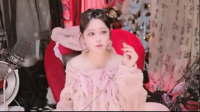 Snapshot of Missy_Nana21 chatting on February 6, 2026, 4:14 pm Missy Nana21 online show from February 6, 2026, 4:14 pm