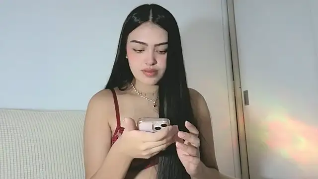 Snapshot of Sweet-Sophiee chatting on April 24, 2026, 3:30 am Sweet-Sophiee online show from April 24, 2026, 3:30 am