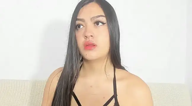 Sweet-Sophiee online show from December 5, 2024, 3:01 pm