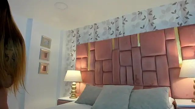 AmbarSantany online show from November 19, 2025, 11:16 pm