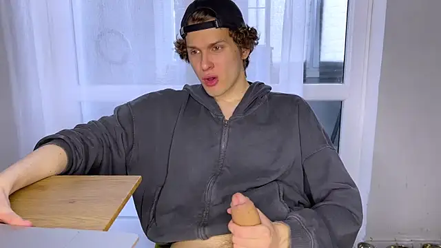 Snapshot of alyx_garden chatting on April 8, 2026, 10:50 am alyx garden online show from April 8, 2026, 10:50 am