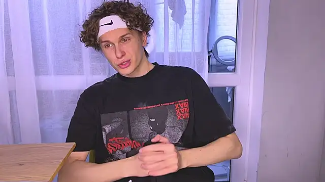 Snapshot of alyx_garden chatting on March 27, 2026, 12:39 pm alyx garden online show from March 27, 2026, 12:39 pm