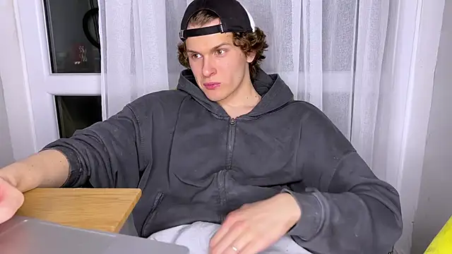 Snapshot of alyx_garden chatting on April 15, 2026, 8:20 pm alyx garden online show from April 15, 2026, 8:20 pm