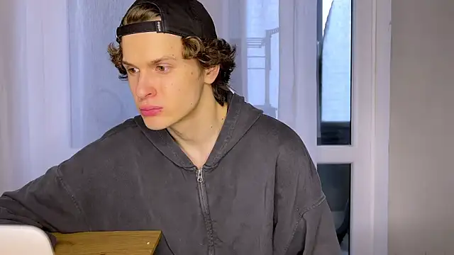 Snapshot of alyx_garden chatting on April 7, 2026, 2:30 pm alyx garden online show from April 7, 2026, 2:30 pm