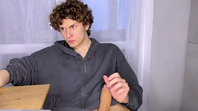 Snapshot of alyx_garden chatting on April 6, 2026, 4:19 pm alyx garden online show from April 6, 2026, 4:19 pm