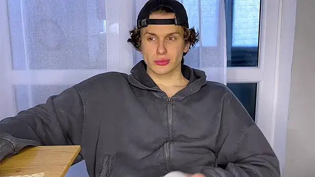 Snapshot of alyx_garden chatting on April 10, 2026, 2:35 pm alyx garden online show from April 10, 2026, 2:35 pm