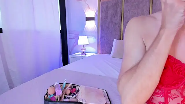 Snapshot of MaxiRogers chatting on December 14, 2025, 12:22 pm MaxiRogers online show from December 14, 2025, 12:22 pm