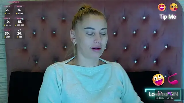 Snapshot of KikiSweet08 chatting on December 2, 2025, 5:20 am KikiSweet08 online show from December 2, 2025, 5:20 am