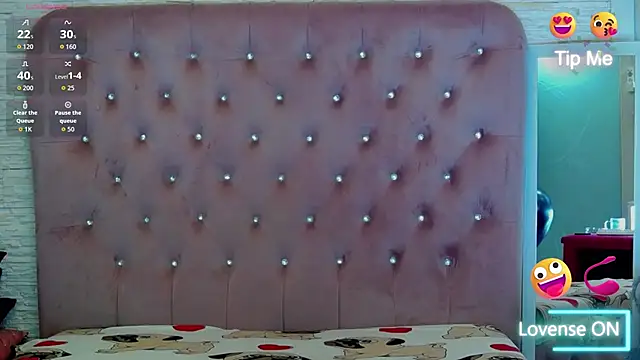 Snapshot of KikiSweet08 chatting on November 29, 2025, 5:18 am KikiSweet08 online show from November 29, 2025, 5:18 am