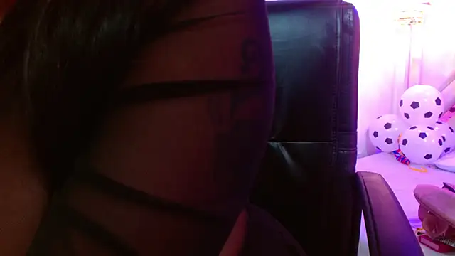 Snapshot of violletha chatting on June 20, 2026, 12:43 pm violletha online show from June 20, 2026, 12:43 pm