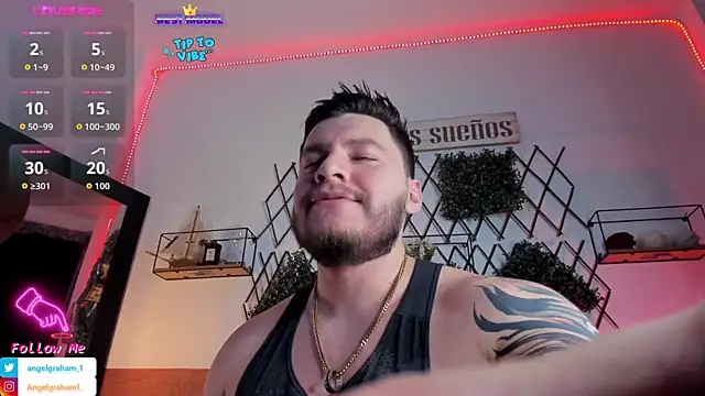 Snapshot of Angelgraham_1 chatting on November 10, 2025, 5:29 pm Angelgraham 1 online show from November 10, 2025, 5:29 pm