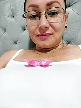 Snapshot of milly_sanchez chatting on June 3, 2026, 6:56 pm milly sanchez online show from June 3, 2026, 6:56 pm