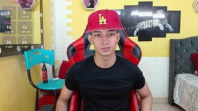 jose sexycumm online show from November 27, 2025, 7:36 pm