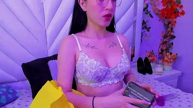 Katty Queen online show from May 13, 2026, 7:21 pm