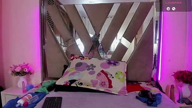 Snapshot of LILITH_TORRES1 chatting on April 16, 2026, 10:23 pm LILITH TORRES1 online show from April 16, 2026, 10:23 pm