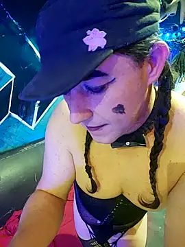 Boo-boo kittyfux online show from October 25, 2025, 5:28 am