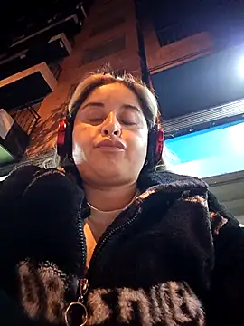 Snapshot of yajahil chatting on November 11, 2025, 12:38 am yajahil online show from November 11, 2025, 12:38 am